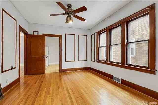 1318 Wayburn Street - Photo 5 of 13