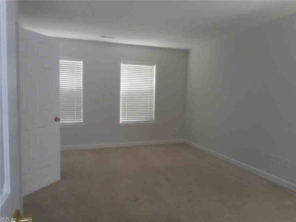 627 25th Street - Photo 7 of 10