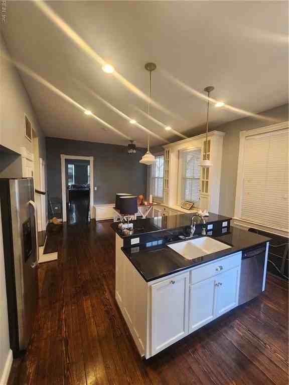 436 Dinwiddie St #1 - Photo 5 of 32