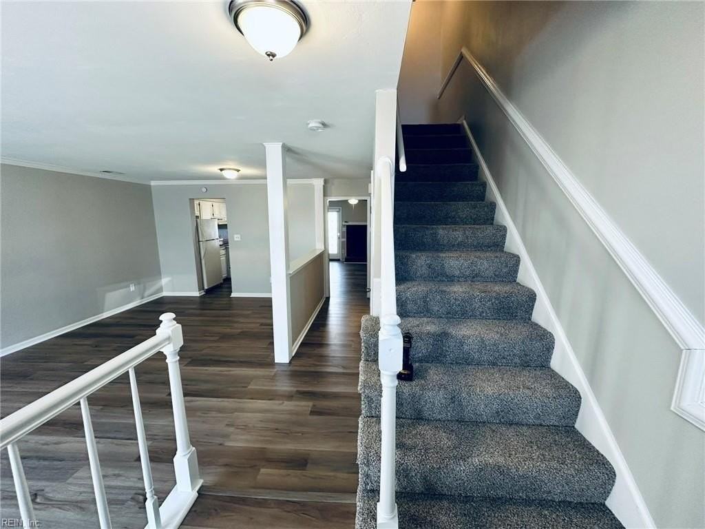 228 Windbrooke Lane - Photo 3 of 24