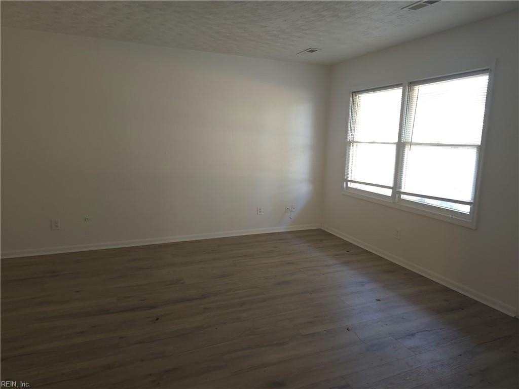 2915 Marne Avenue - Photo 3 of 10