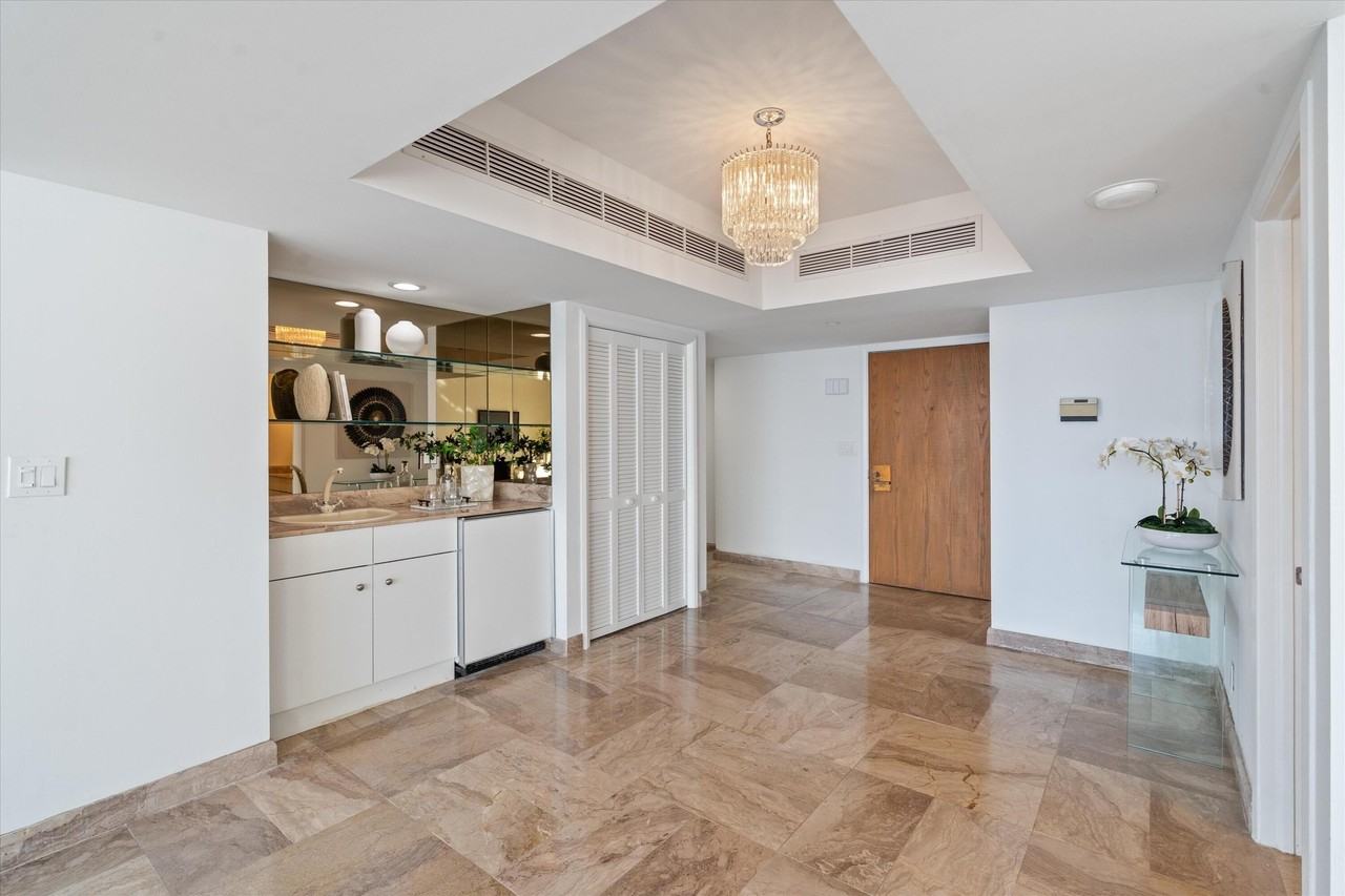 100 Lakeshore Dr #1955 - Photo 5 of 33