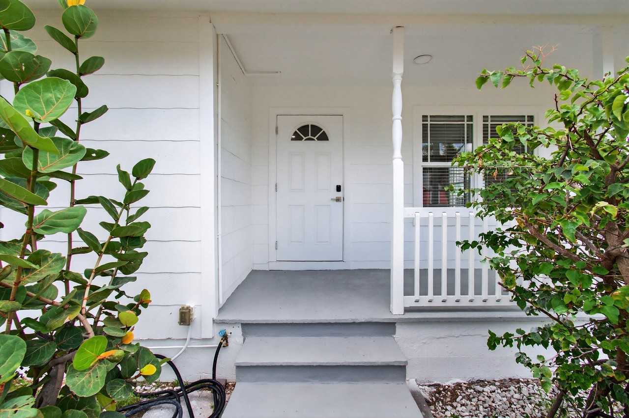 218 S C St - Photo 3 of 22