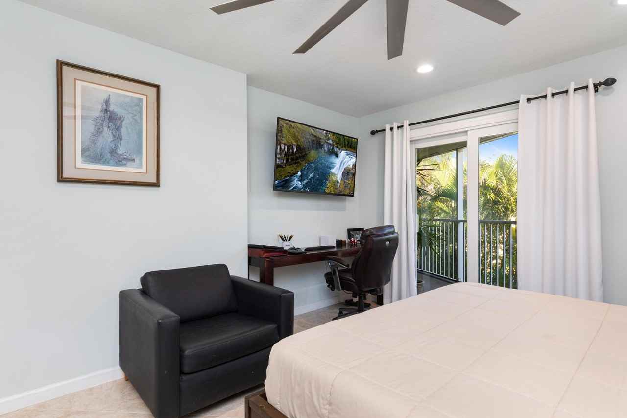 961 South Ocean Drive #302 - Photo 5 of 40