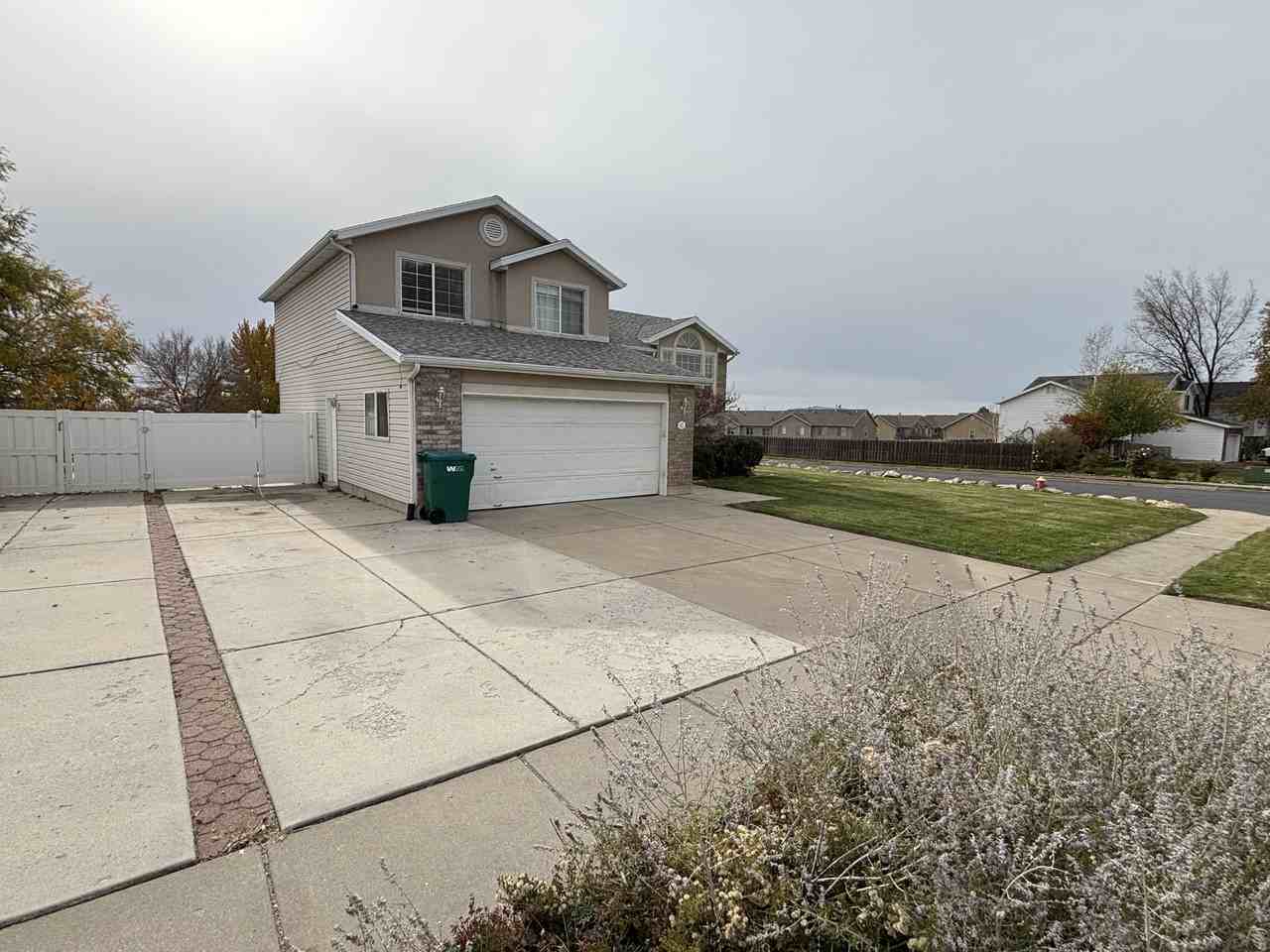 41 Green Drive - Photo 2 of 26