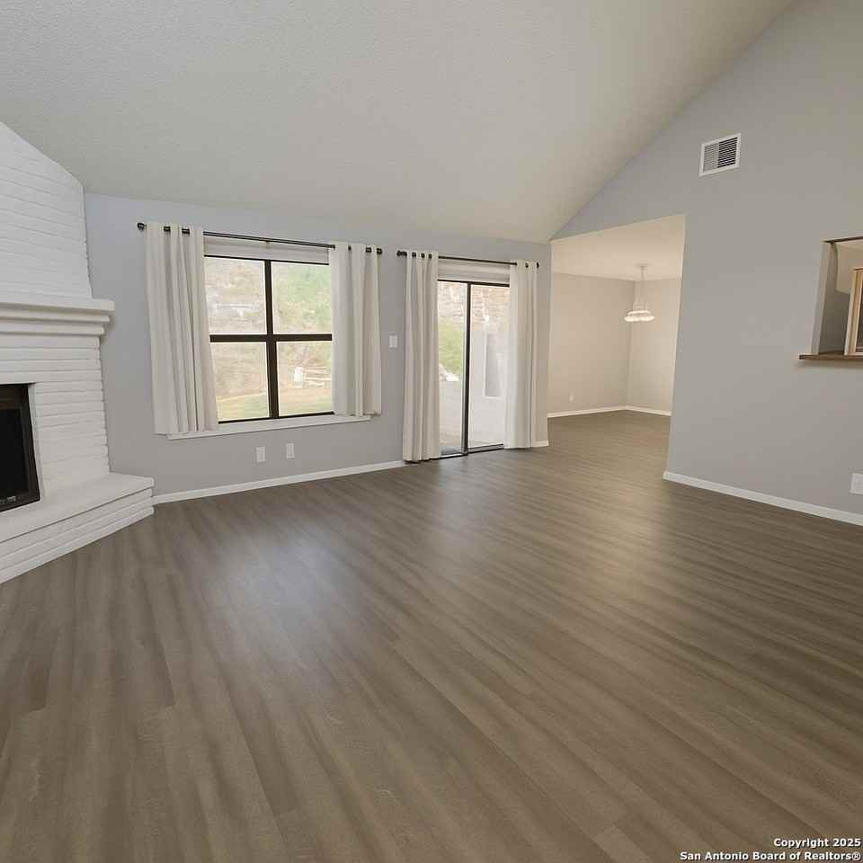 13911 Hohmann Court - Photo 6 of 17