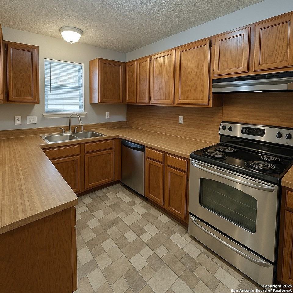 13911 Hohmann Court - Photo 7 of 17