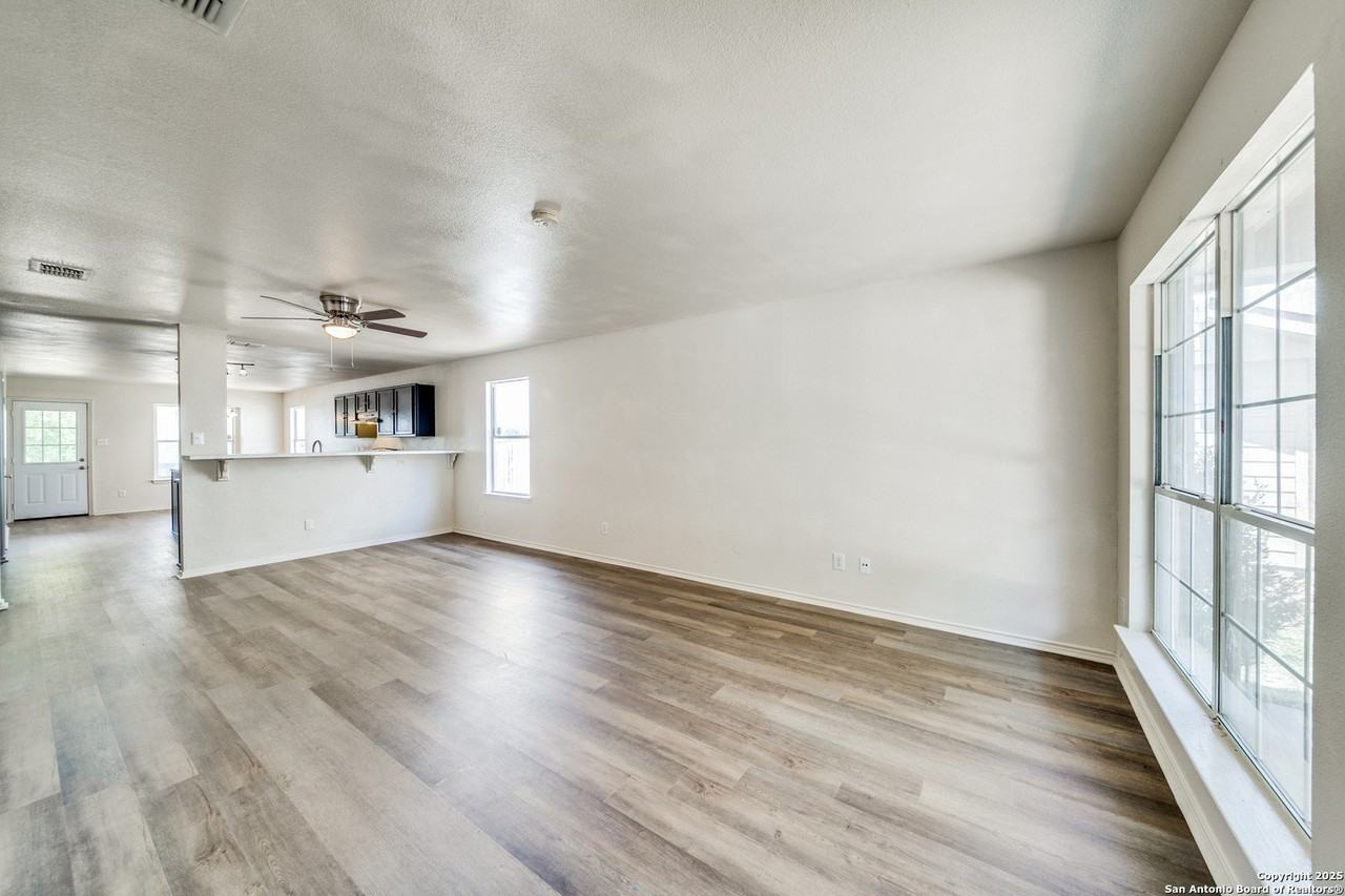 10251 Crystal Boulevard - Photo 4 of 25