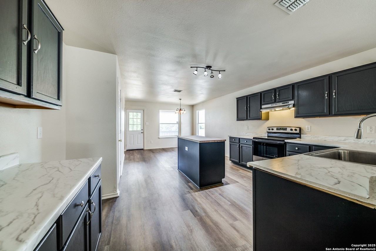 10251 Crystal Boulevard - Photo 6 of 25