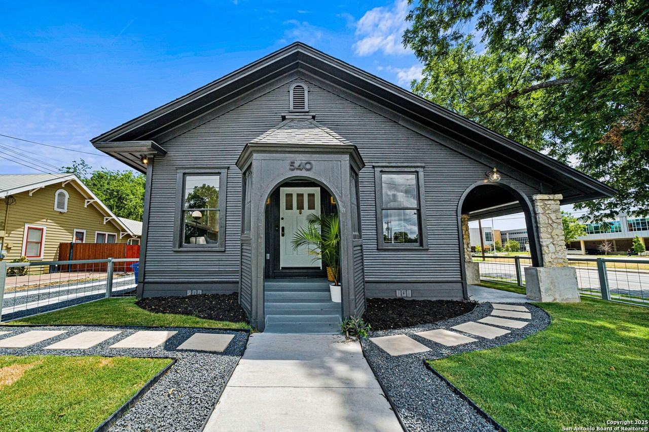 540 Adams Street - Photo 4 of 19