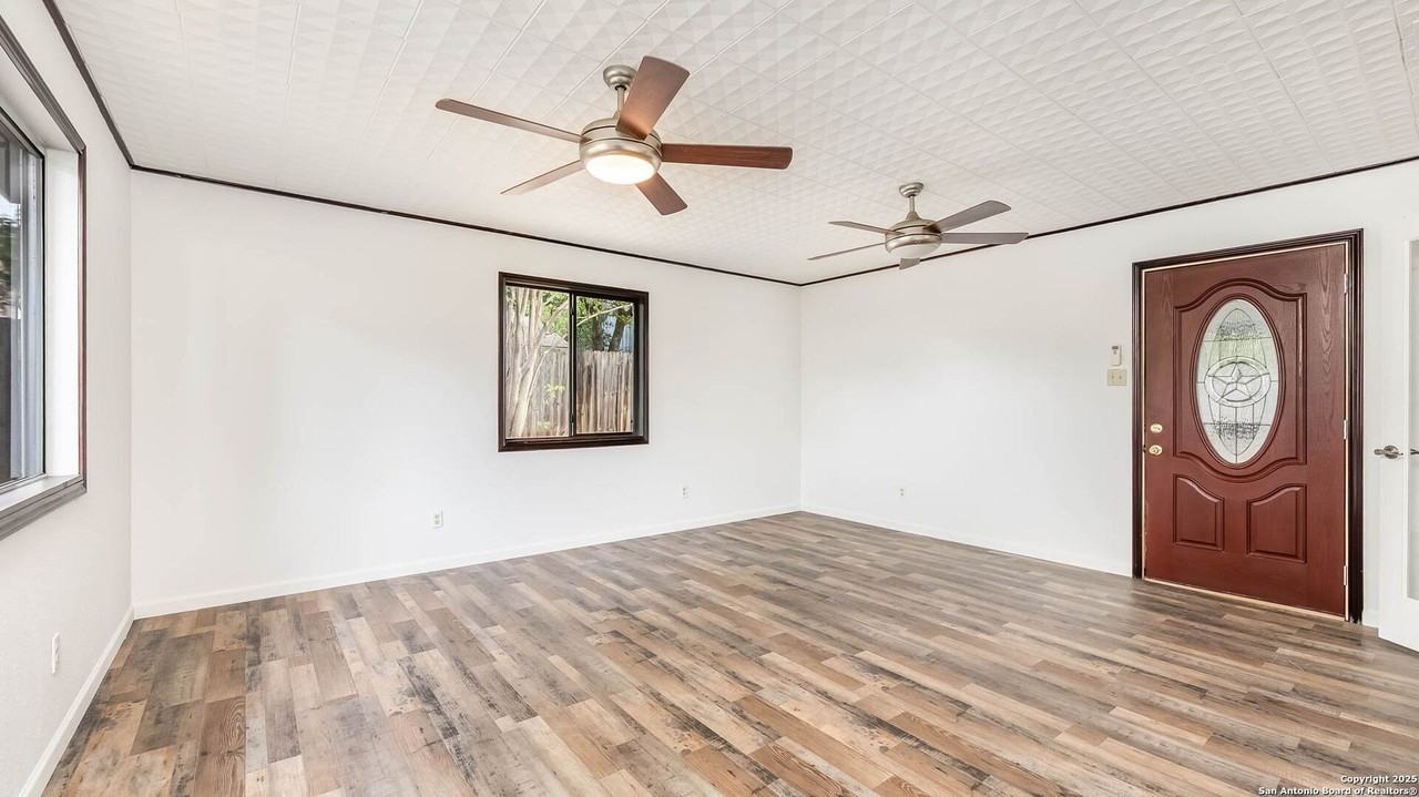 9347 Lands Point Street - Photo 3 of 20