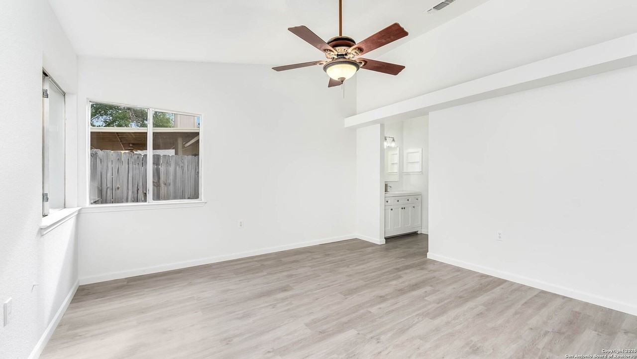 9347 Lands Point Street - Photo 6 of 20