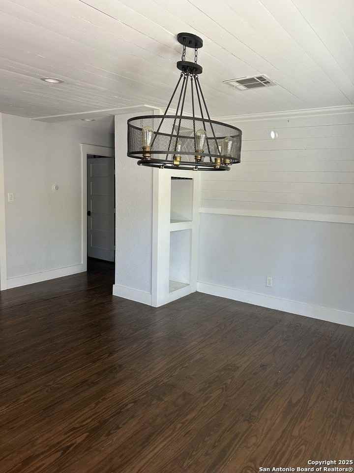 136 Phil Wilson - Photo 2 of 7