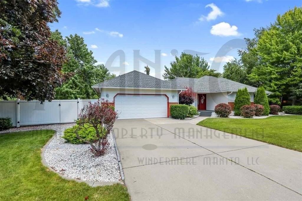 2907 East 61st Court - Photo 2 of 36