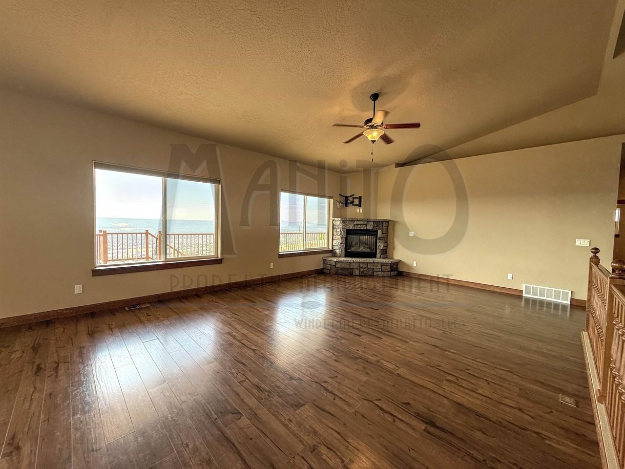 8607 North Upper Mayes Lane - Photo 4 of 39