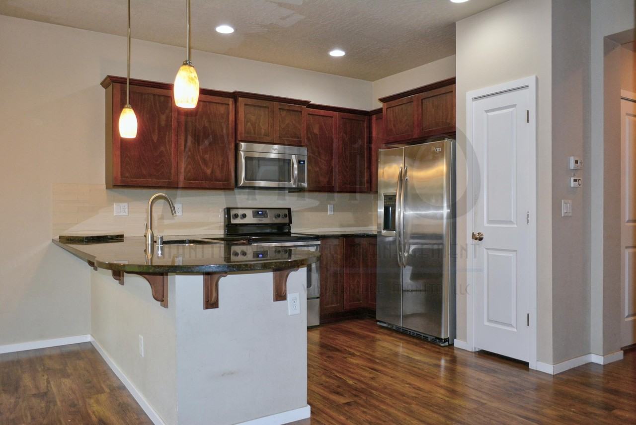 1017 W High Peak Dr - Photo 6 of 19