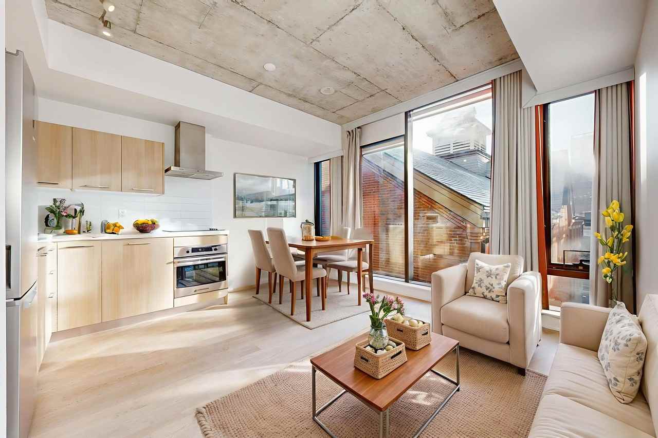 560 King Street West #417