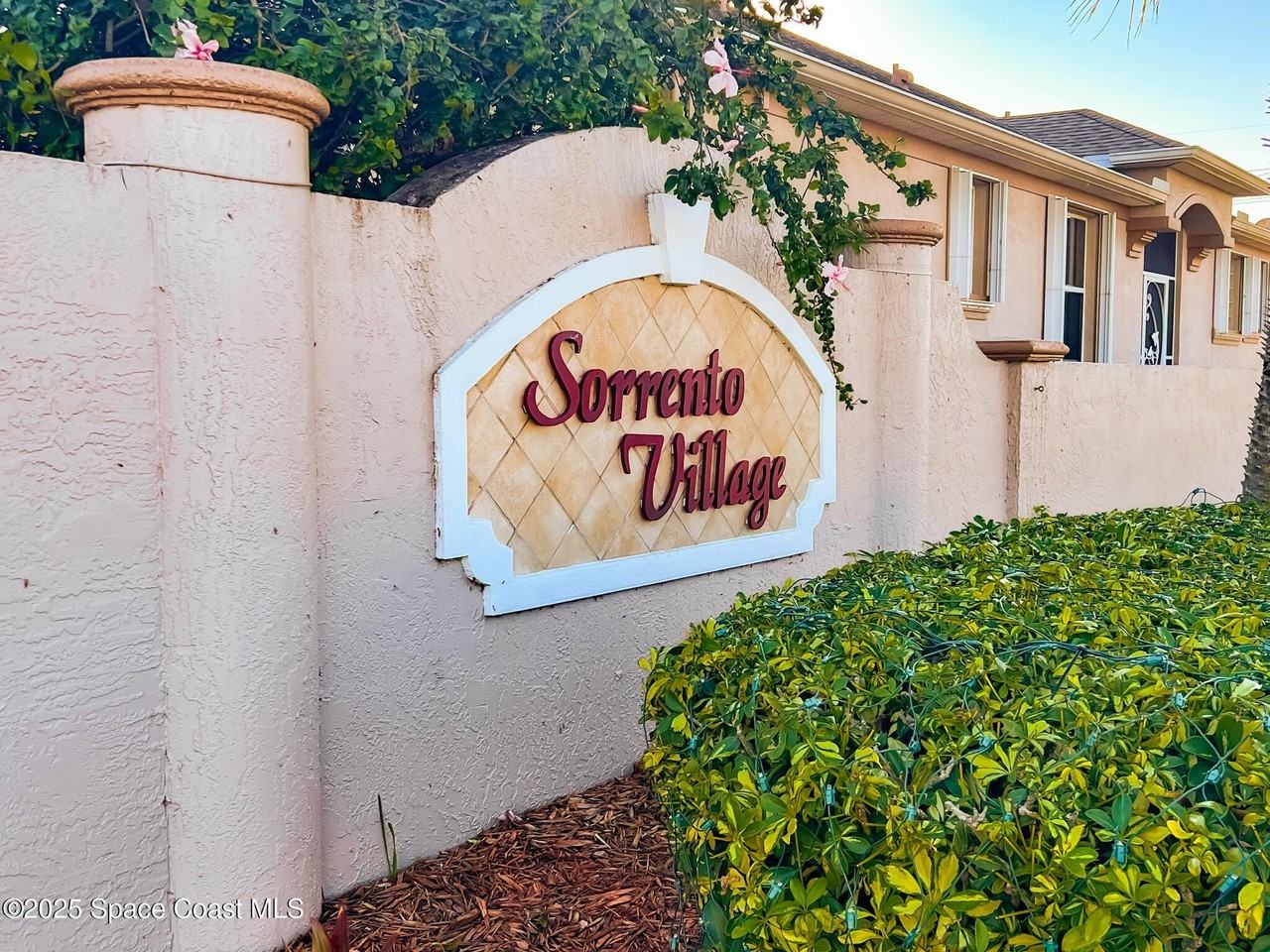 44 Sorrento Court - Photo 3 of 33