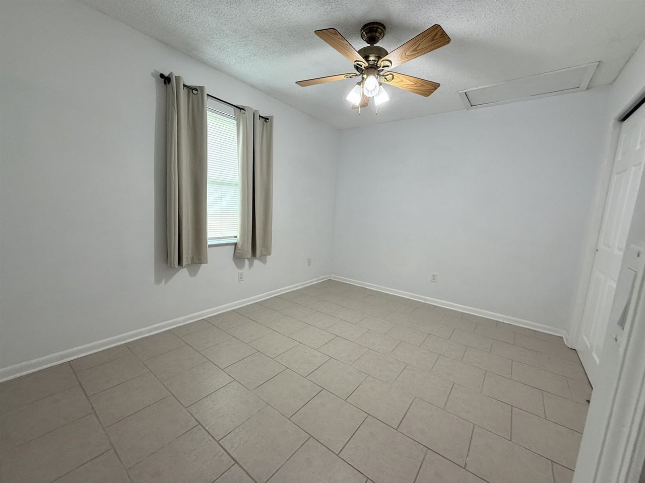 3642 Rosewood St #B - Photo 2 of 13