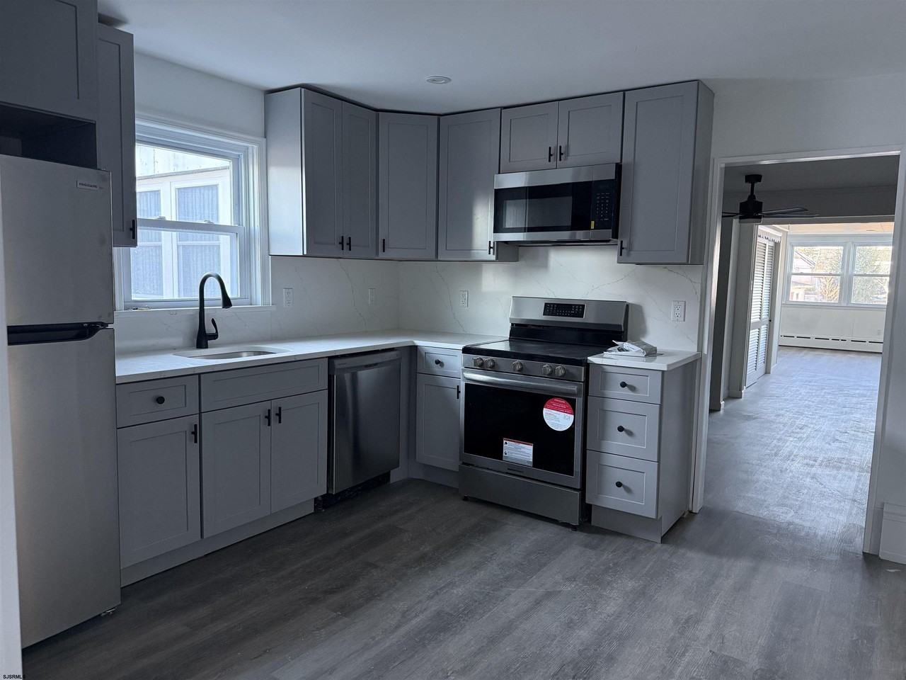 228 Philadelphia Ave - Photo 3 of 18