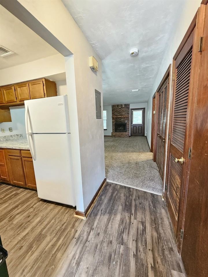 2917 Woodrich Drive #D - Photo 3 of 34