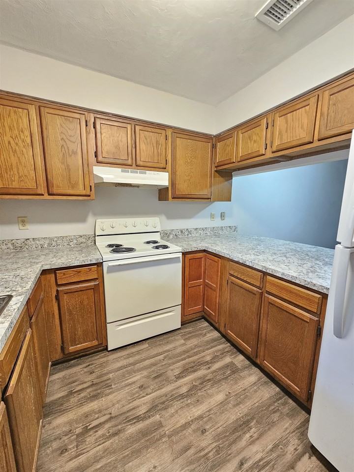 2917 Woodrich Drive #D - Photo 6 of 34