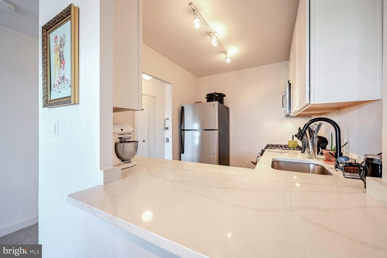 1330 New Hampshire Avenue Northwest #822 - Photo 4 of 18