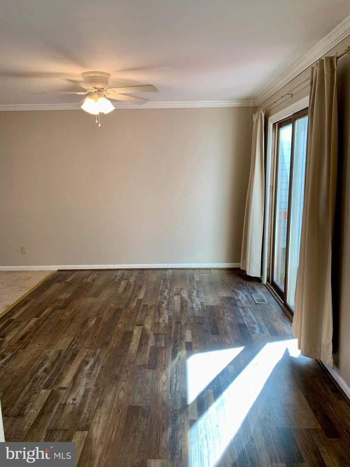 121 Register Drive - Photo 7 of 21