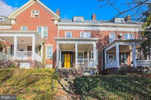 featured image of 342 East University Parkway