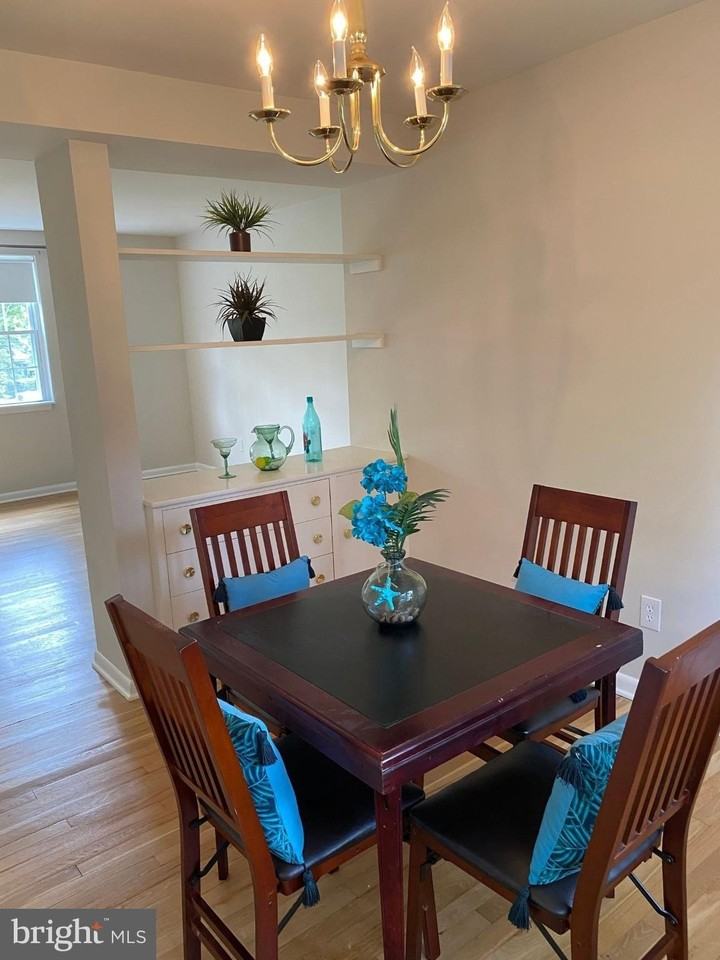 312 East Melrose Avenue - Photo 4 of 6