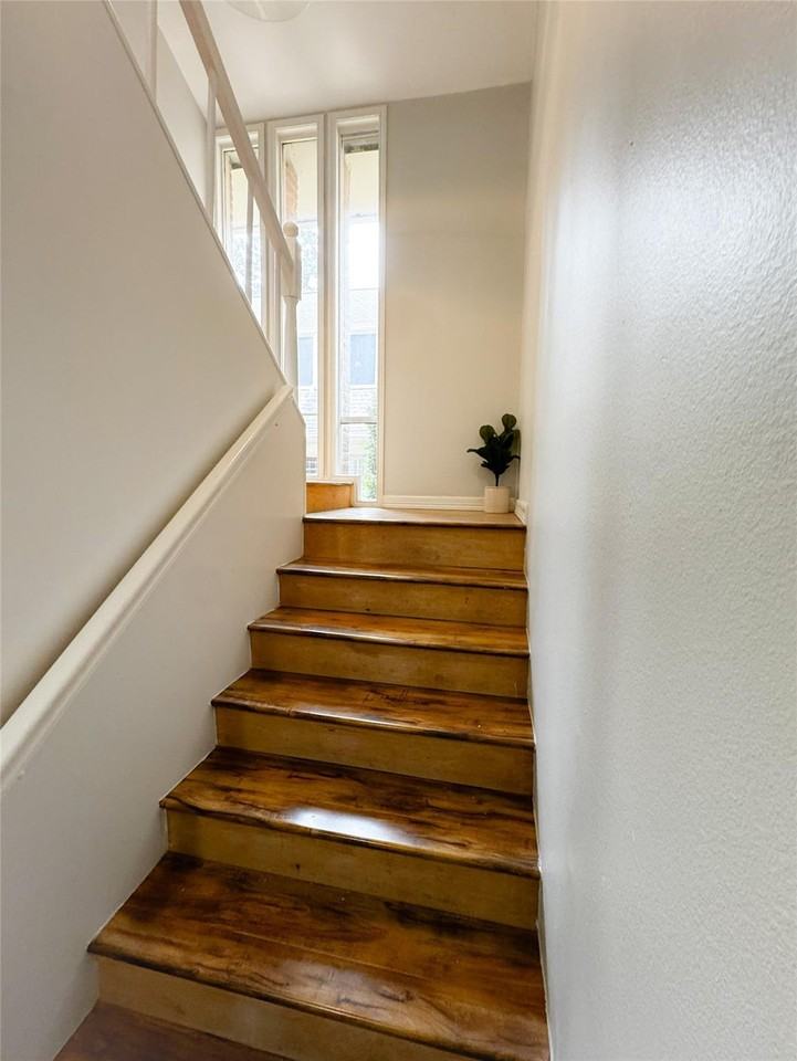 637 South Ripple Creek Drive - Photo 3 of 21