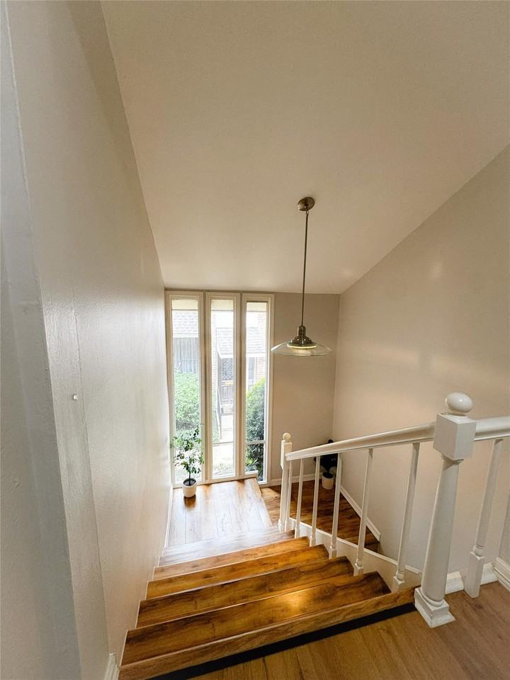 637 South Ripple Creek Drive - Photo 4 of 21