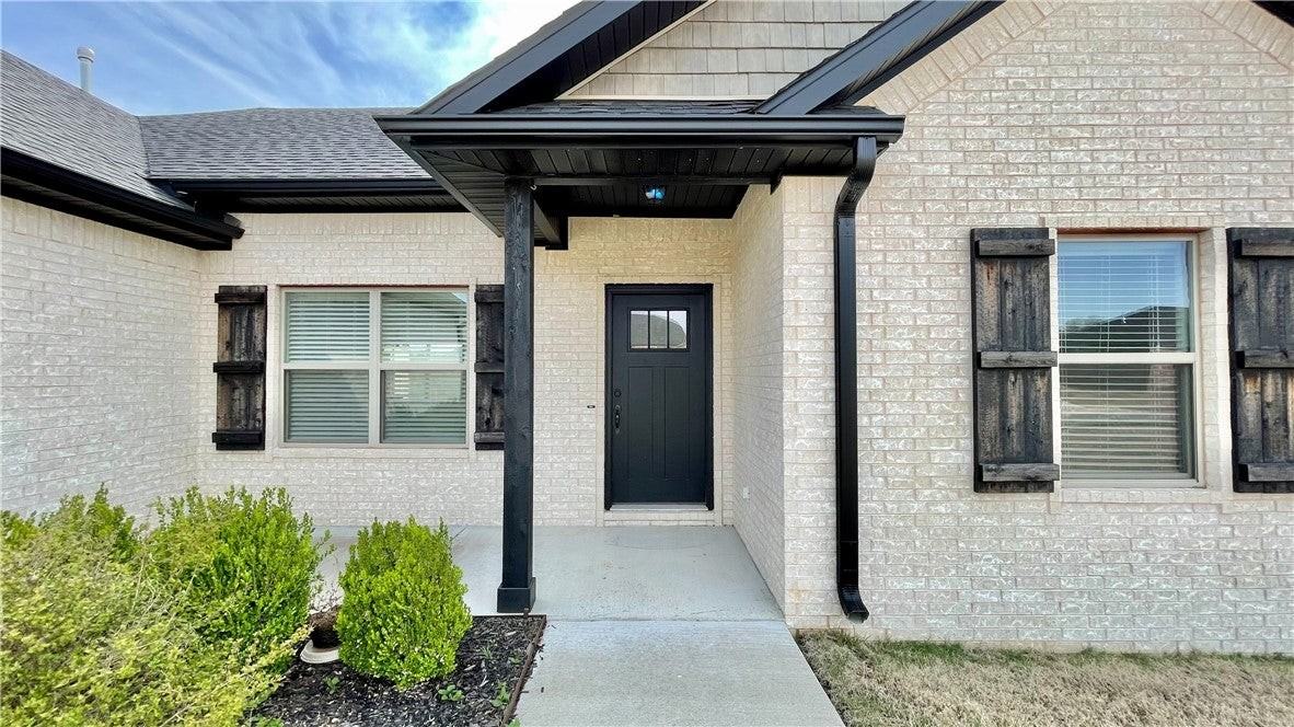 610 Captain Hopkins Street - Photo 3 of 30