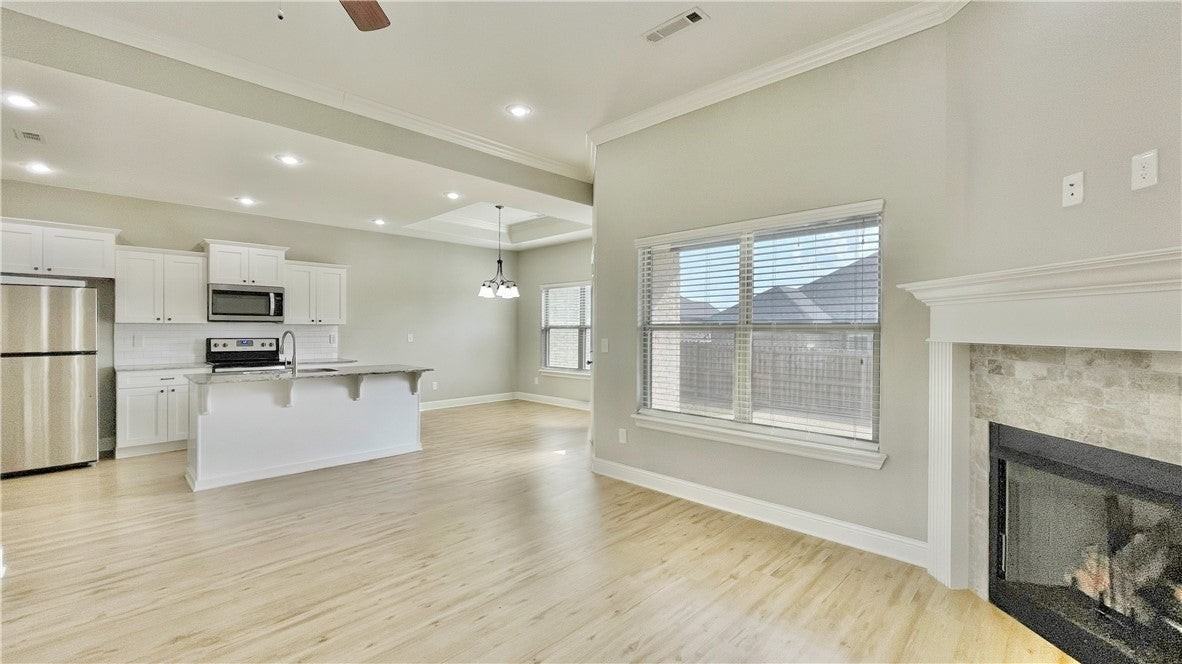 610 Captain Hopkins Street - Photo 5 of 30