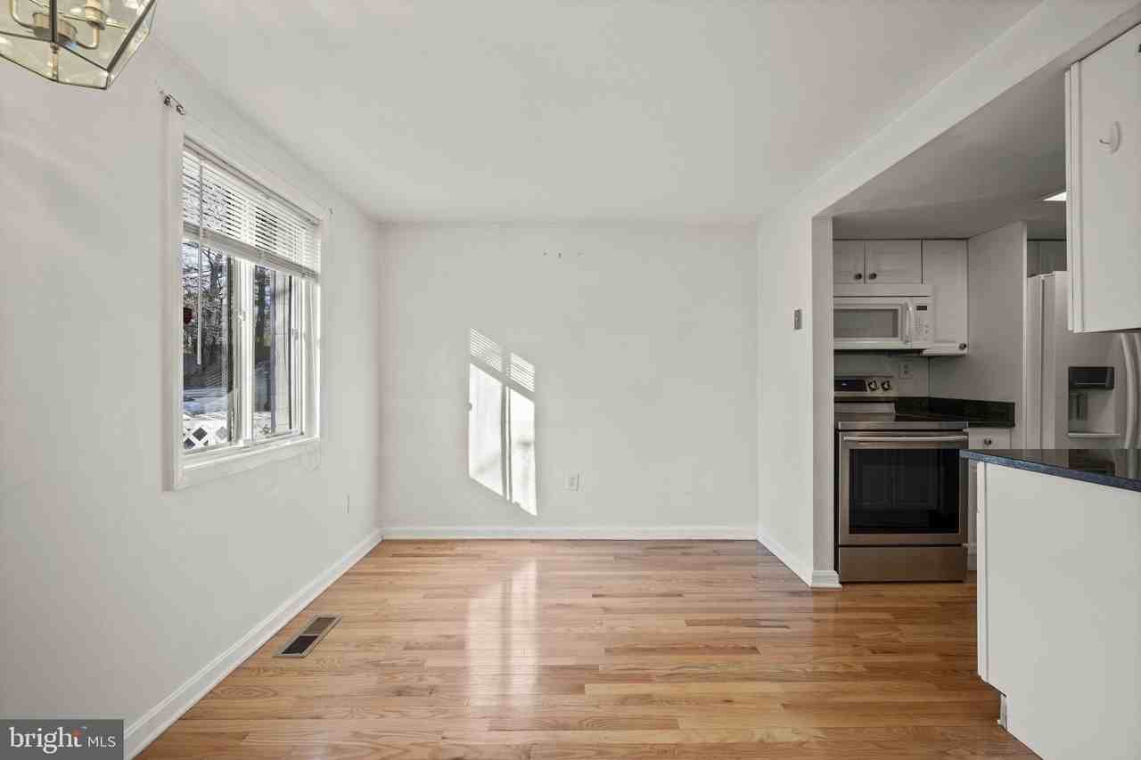 5451 Endicott Lane - Photo 3 of 28