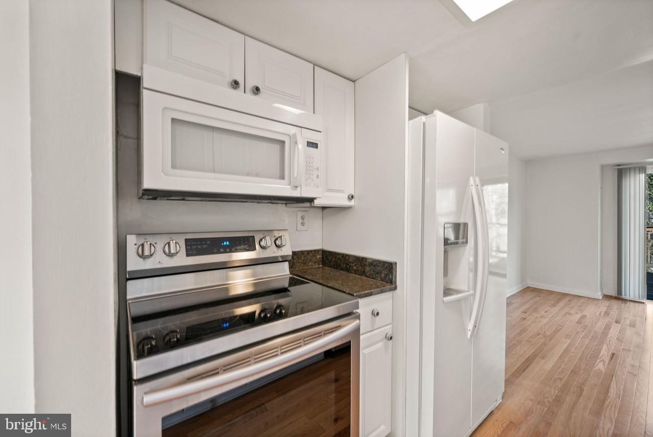 5451 Endicott Lane - Photo 5 of 28