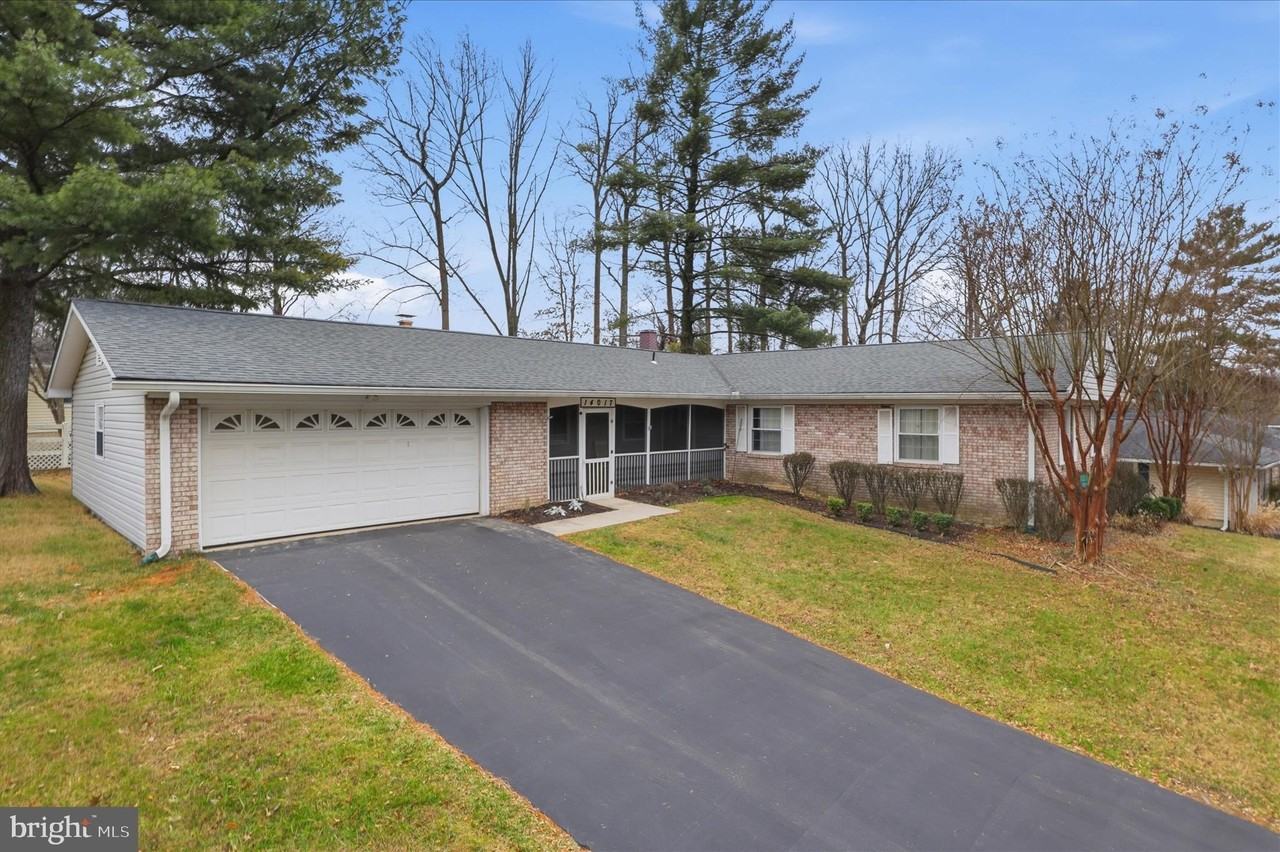 14017 Broomall Lane - Photo 4 of 41