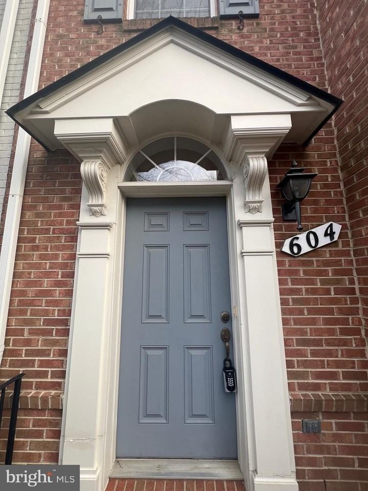 604 Ridgemont Ave - Photo 2 of 45