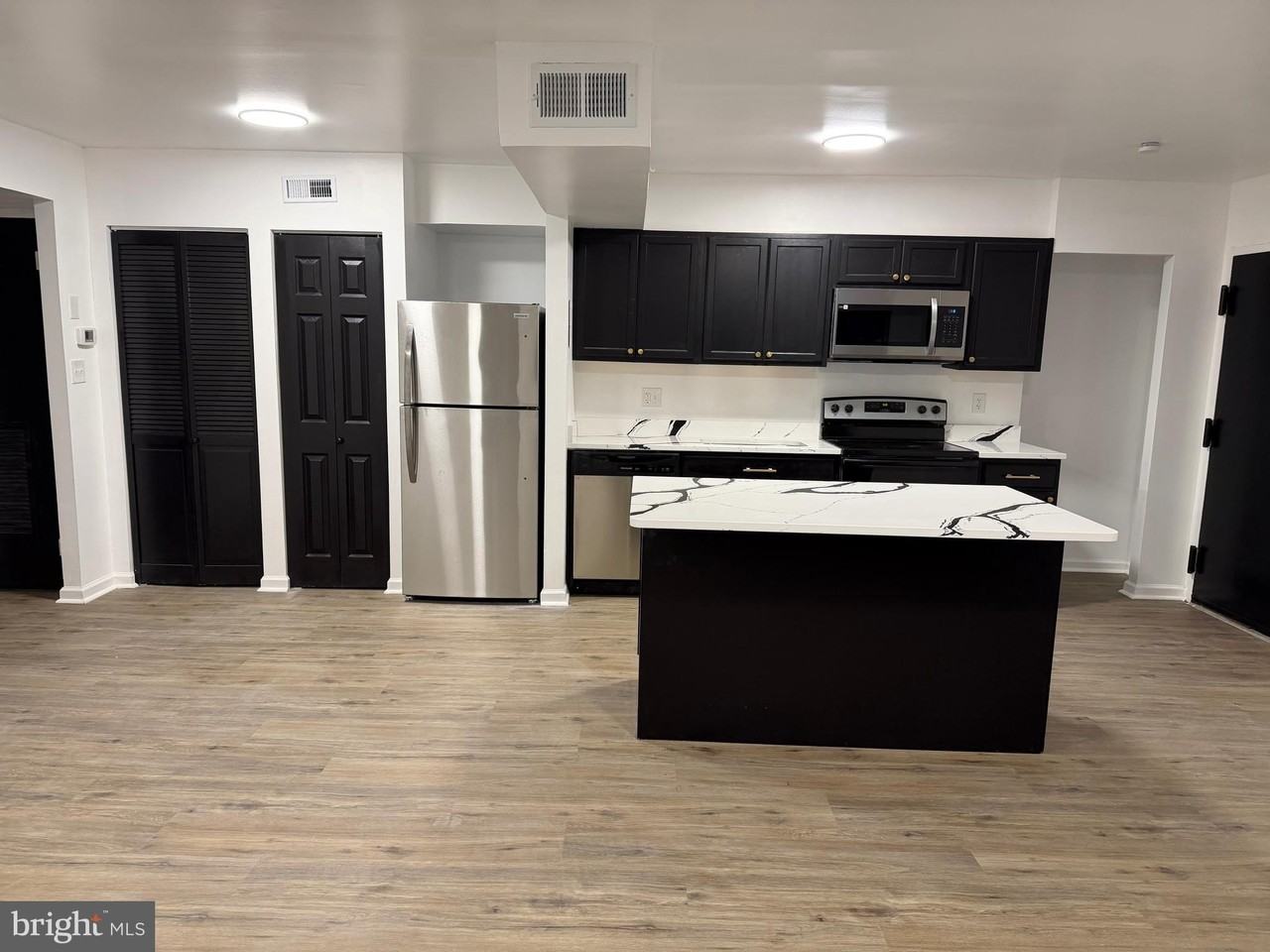 6982 Hanover Pkwy Apt 203 #203 - Photo 4 of 12