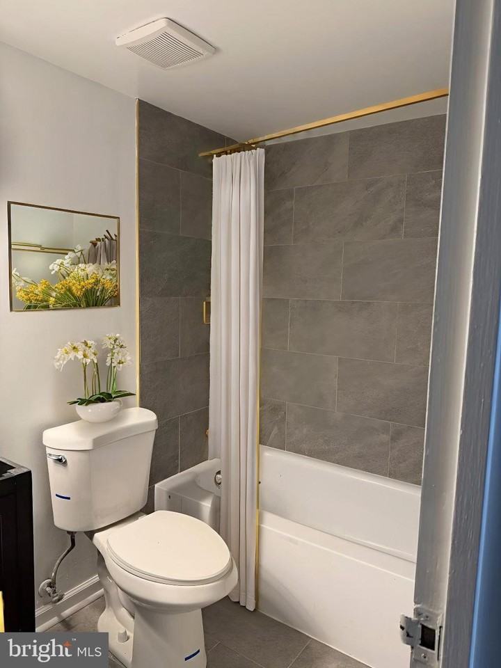 6982 Hanover Pkwy Apt 203 #203 - Photo 5 of 12