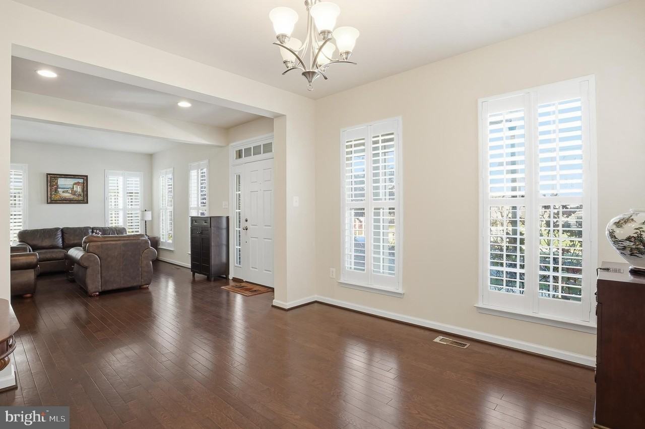 7207 Maisson Ridge Circle - Photo 7 of 38