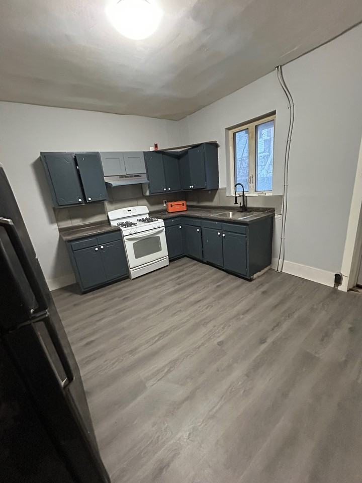 2728 West Oakdale Street #1 - Photo 4 of 12