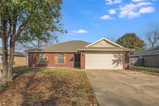 804 Tyler St - Photo 1 of 1