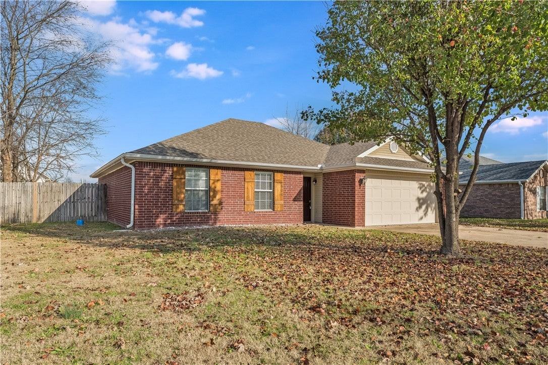 804 Tyler St - Photo 2 of 20