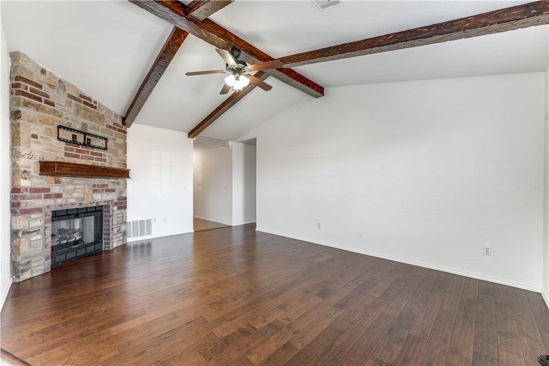 804 Tyler St - Photo 3 of 20