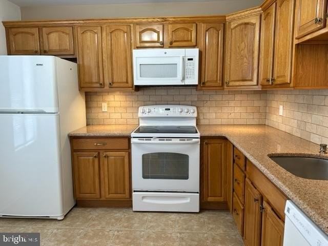 e12 Avon Drive West - Photo 4 of 25