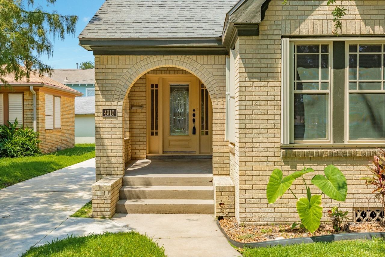 4910 Wharton Drive - Photo 5 of 25