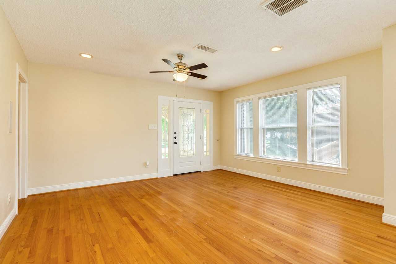 4910 Wharton Drive - Photo 6 of 25