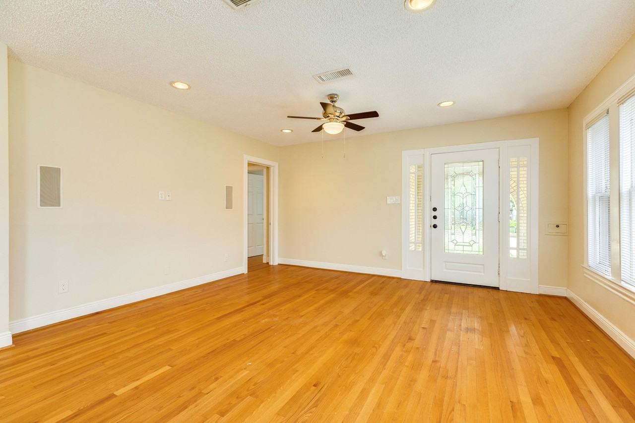 4910 Wharton Drive - Photo 7 of 25