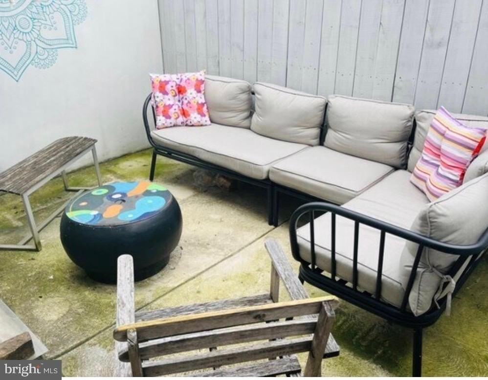 811 Earp St - Photo 5 of 29